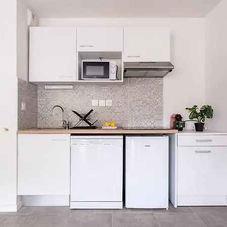 T3 Urbain 6 Personnes Avec Terrasse Apartment *