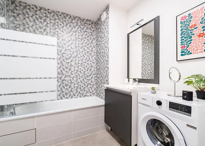 Appartement T3 Urbain 6 Personnes Avec Terrasse *